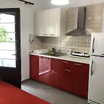 Hotel de apartamente Nakis 3*